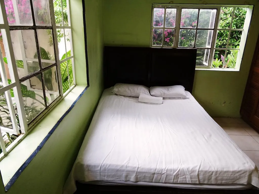 Guest house Auberge De La Cigogne Port-au-Prince