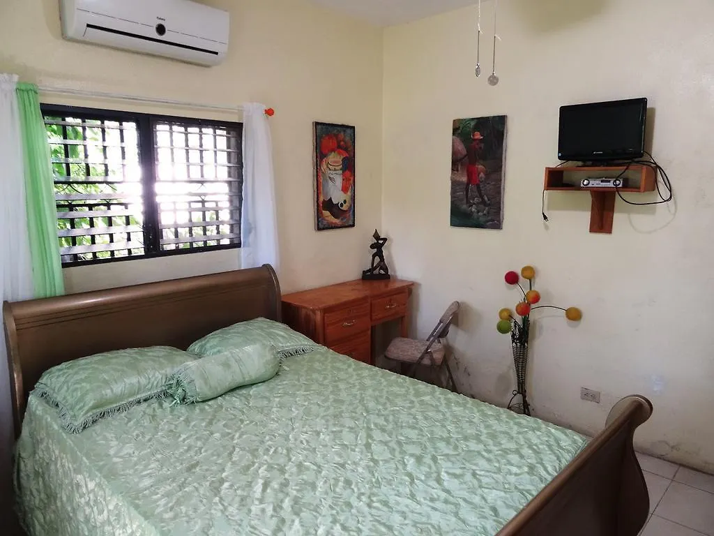 Auberge De La Cigogne Port-au-Prince 2*,